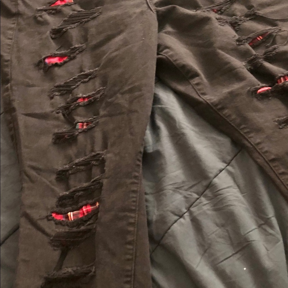 TORRID SKINNY DECONSTRUCTED JEANS